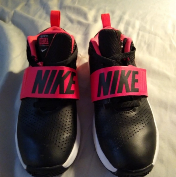 nike shoes for girls size 4